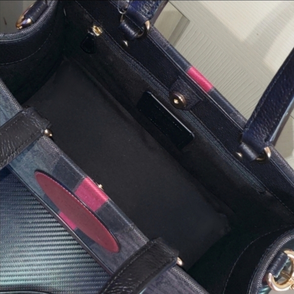 💥SOLD!!!💥NEW! Dempsey Carryall - Picture 4 of 6